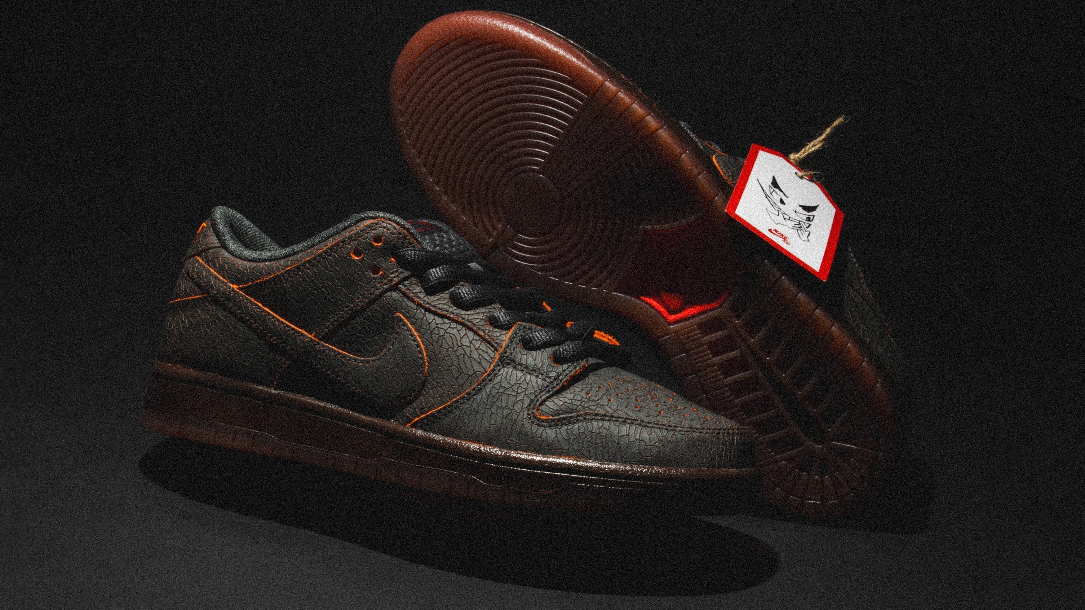 NIKE SB DUNK LOW PRO PRM “KRAMPUS”