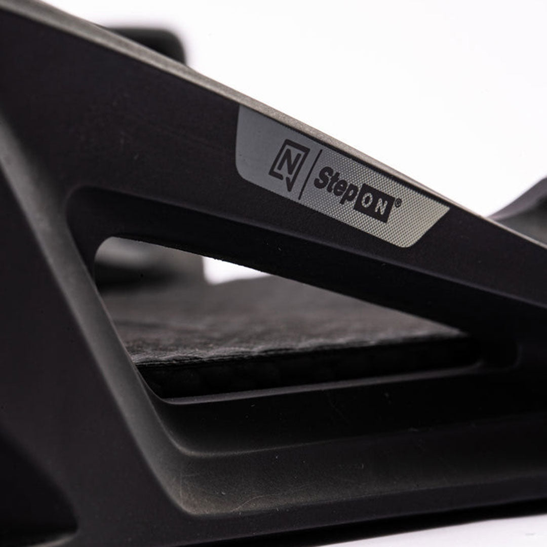 NITRO(ナイトロ)| NITRO STEP ON MENS SNOWBOARD BINDINGS 2027 | スノーボード・スケートボードのTACTICS JAPAN