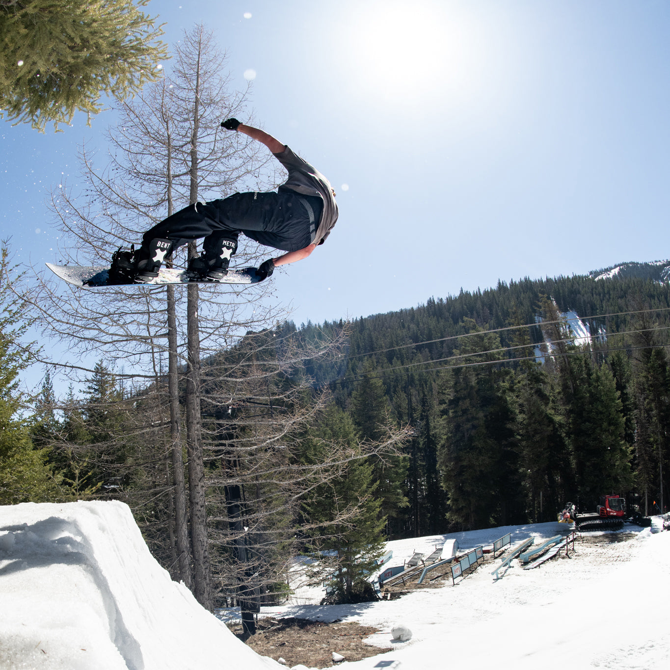 BENT METAL(ベント メタル)AXTION SNOWBOARD BINDINGS 2026 / BLACK | スノーボードのTACTICS JAPAN
