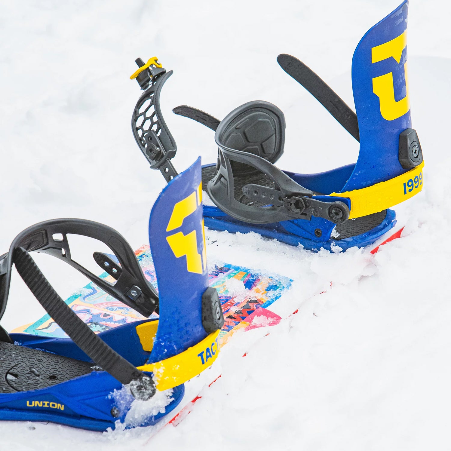 UNION BINDING(ユニオン バインディング)| TACTICS X UNION STRATA SNOWBOARD BINDINGS 2025 | スノーボード・スケートボードのTACTICS JAPAN