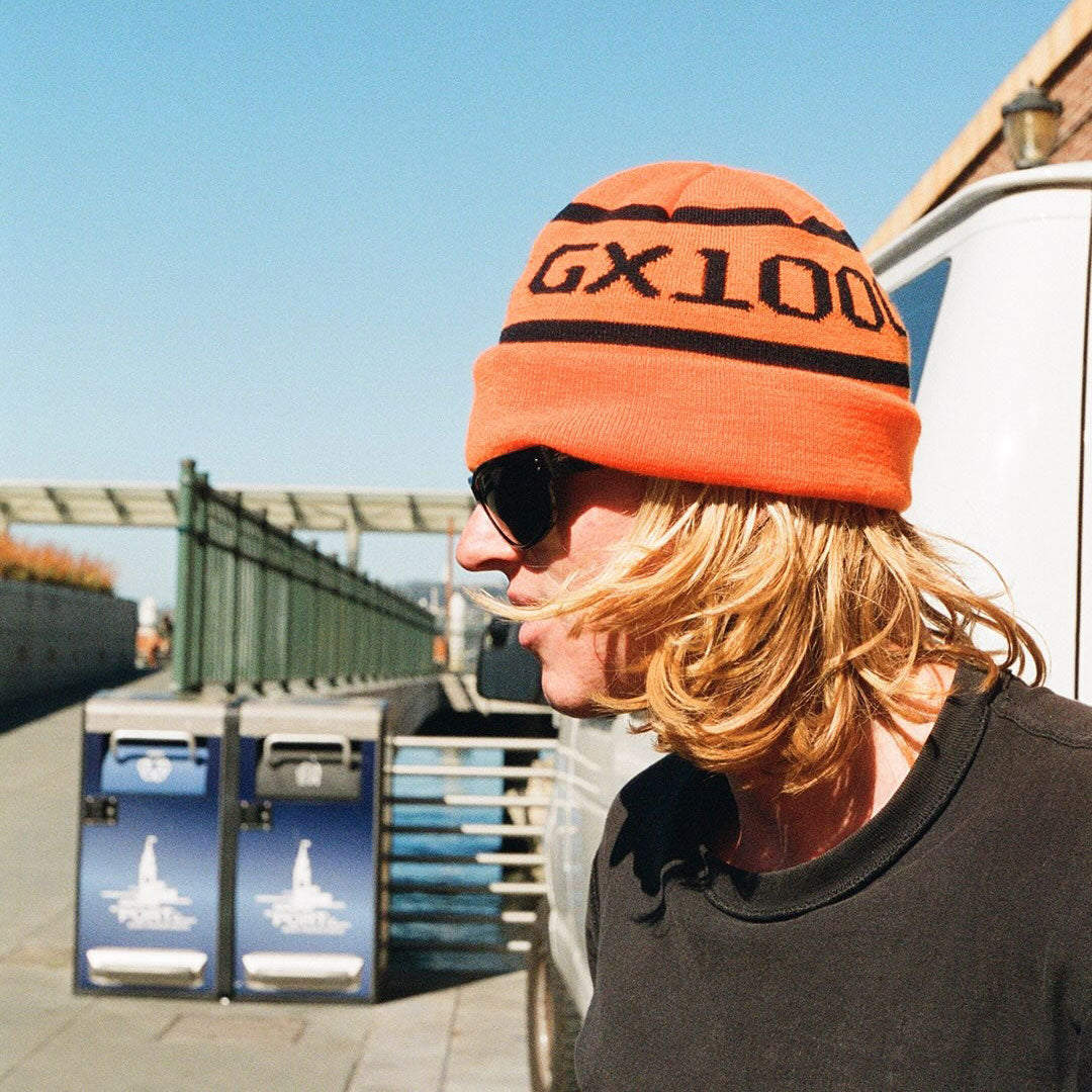 GX1000(ジーエックスワンサウザンド)| OG LOGO BEANIE / ORANGE W/BLACK FONT | スノーボード・スケートボードのTACTICS JAPAN