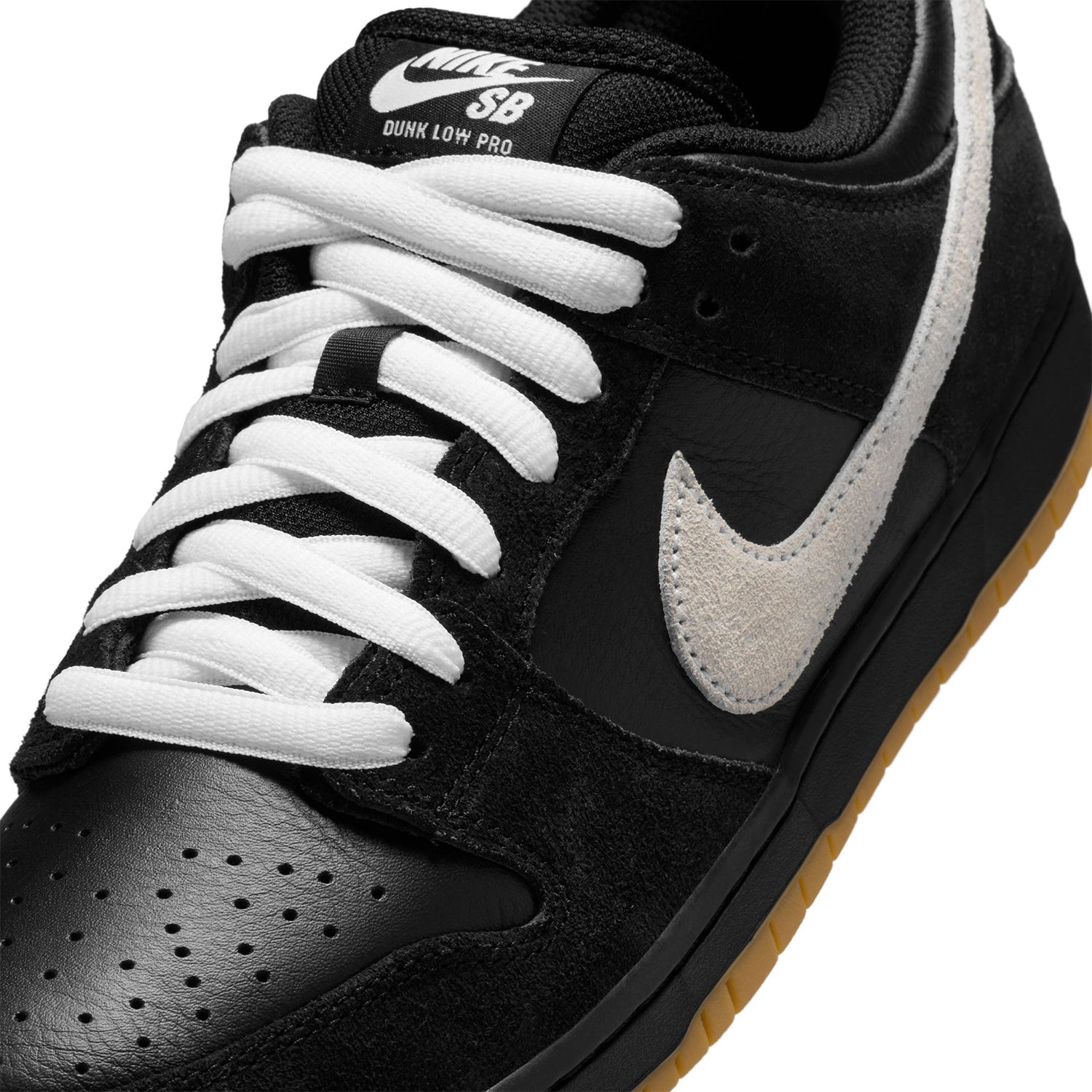NIKE SB(ナイキ スケートボーディング)| NIKE SB DUNK LOW PRO / BLACK/BLACK/GUM LIGHT BROWN/WHITE | スノーボード・スケートボードのTACTICS JAPAN