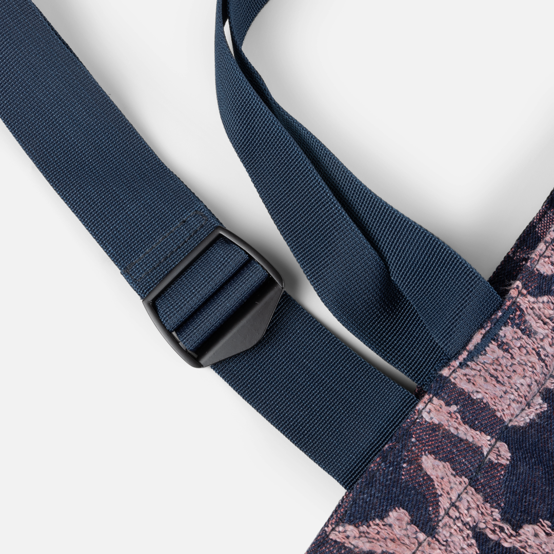 DIME MTL(ダイム モントリオール)| DISTRESSED MESSENGER BAG / PINK CAMO | スケートボード・スノーボードのTACTICS JAPAN