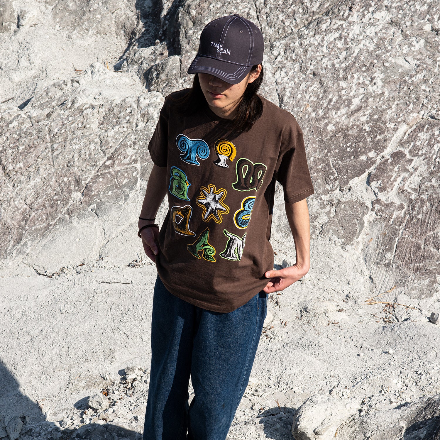 TIMESCAN(タイムスキャン)| ARTIFACTS T-SHIRT / BROWN | スノーボード・スケートボードのTACTICS JAPAN