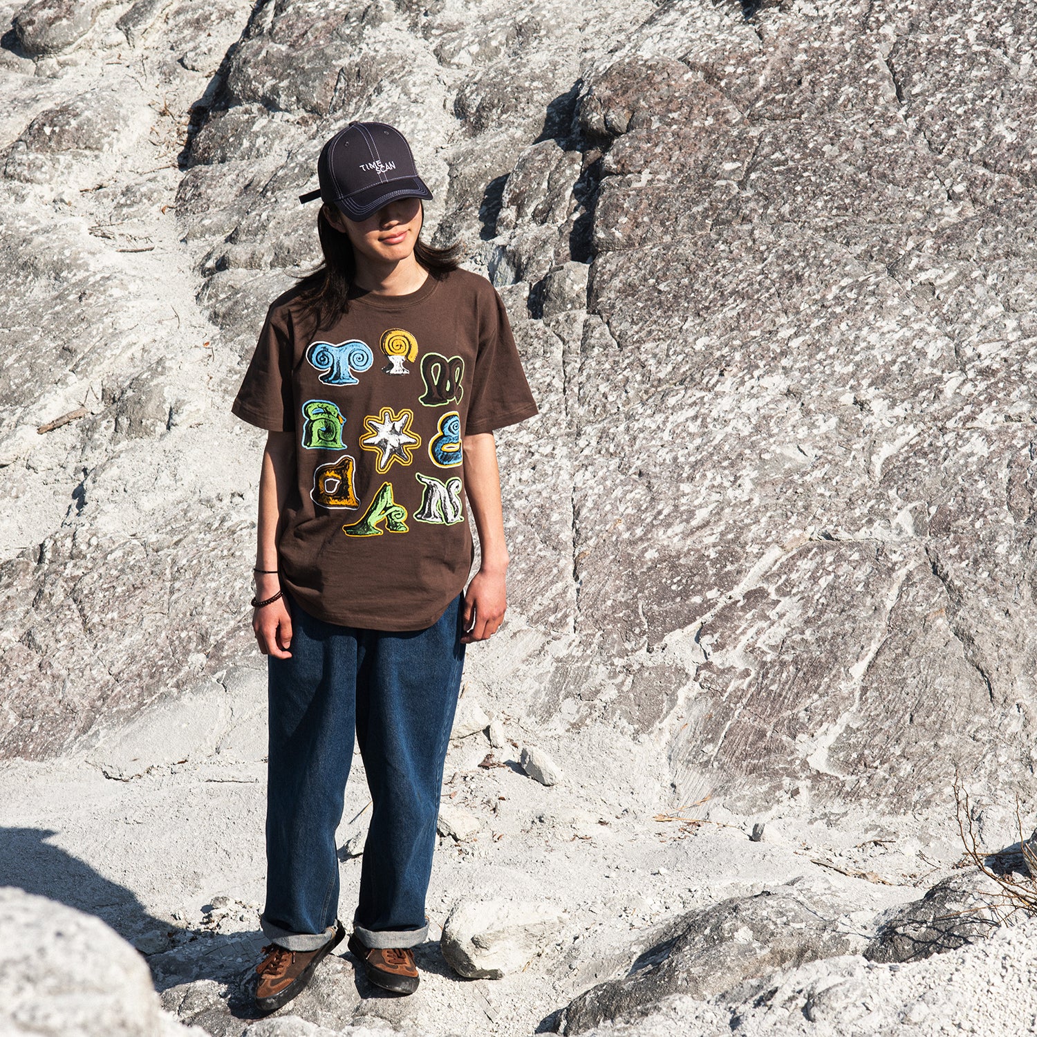 TIMESCAN(タイムスキャン)| ARTIFACTS T-SHIRT / BROWN | スノーボード・スケートボードのTACTICS JAPAN
