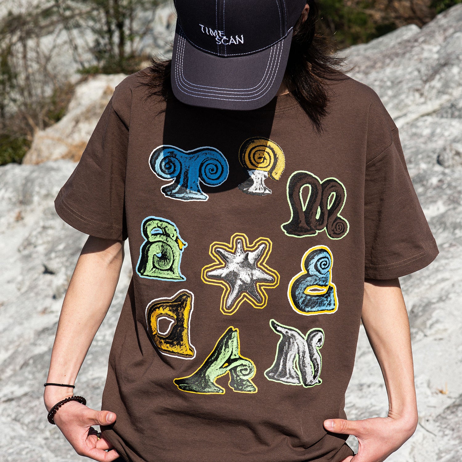 TIMESCAN(タイムスキャン)| ARTIFACTS T-SHIRT / BROWN | スノーボード・スケートボードのTACTICS JAPAN