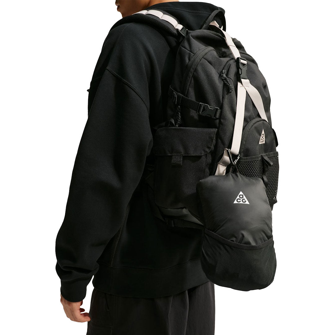 NIKE ACG(ナイキ エーシージー)| NIKE ACG LAVA FLOW THERMA-FIT ADV GILET / KHAKI/LIGHT BONE/SUMMIT WHITE | スノーボード・スケートボードのTACTICS JAPAN