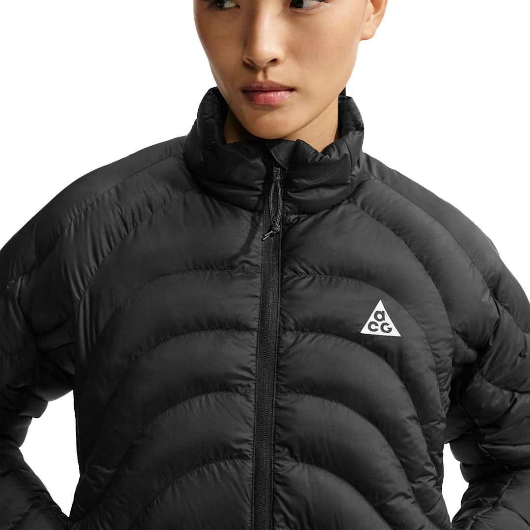 NIKE ACG(ナイキ エーシージー)| NIKE ACG WOMEN'S ACG LAVA FLOW THERMA-FIT ADV JACKET / BLACK/SUMMIT WHITE | スノーボード・スケートボードのTACTICS JAPAN