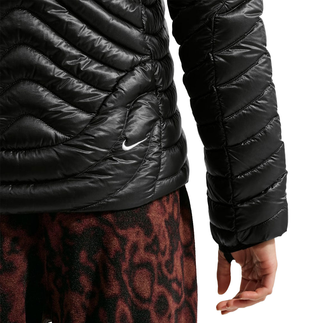NIKE ACG(ナイキ エーシージー)| NIKE ACG WOMEN'S LAVA FLOW ULTRALIGHT THERMA-FIT ADV DOWN JACKET / BOLD BERRY/MONARCH PURPLE/SUMMIT WHITE | スノーボード・スケートボードのTACTICS JAPAN