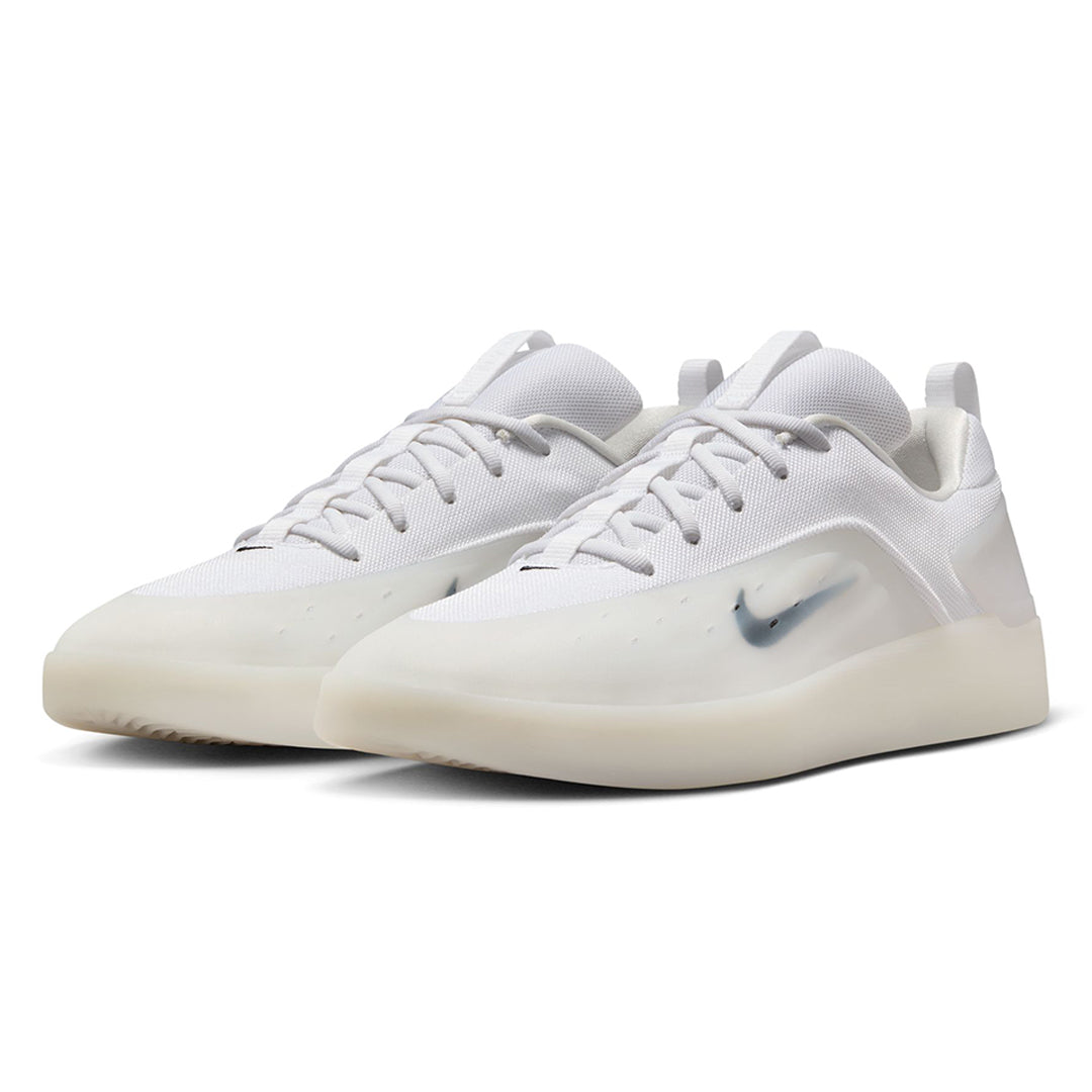 NIKE SB(ナイキ スケートボーディング)| NIKE SB ZOOM NYJAH 4 / WHITE/WHITE/BLACK/BLACK | スノーボード・スケートボードのTACTICS JAPAN