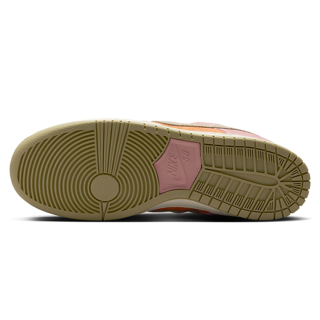 NIKE SB(ナイキ スケートボーディング)|  DUNK LOW PRO / RED STARDUST | スノーボード・スケートボードのTACTICS JAPAN