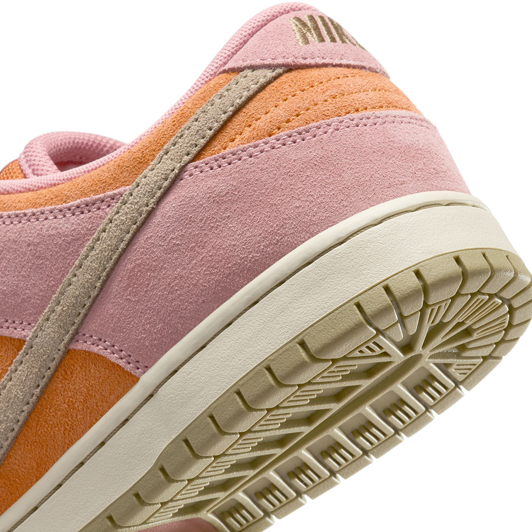 NIKE SB(ナイキ スケートボーディング)|  DUNK LOW PRO / RED STARDUST | スノーボード・スケートボードのTACTICS JAPAN