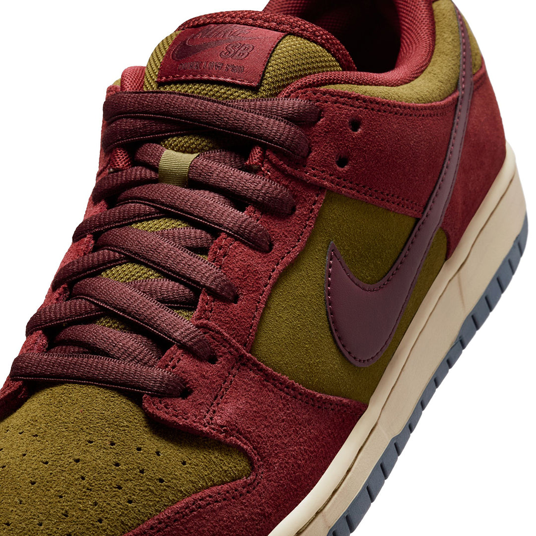 NIKE SB(ナイキ スケートボーディング)| NIKE SB DUNK LOW PRO "Dark Team Red and Olive Flak" |スノーボード・スケートボードのTACTICS JAPAN