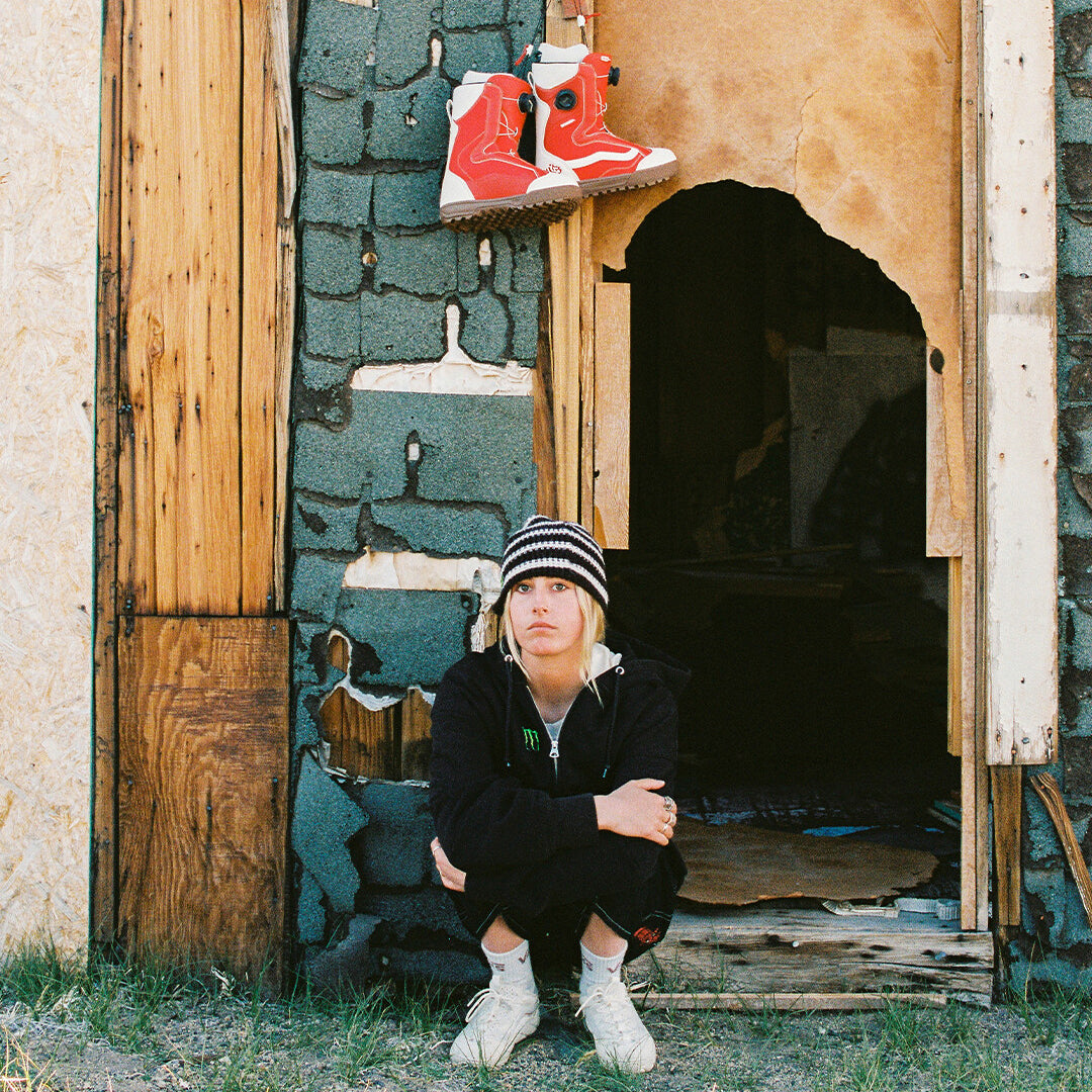 VANS SNOW(ヴァンズ スノー)| WOMEN'S ENCORE PRO X MIA BROOKES | スノーボード・スケートボードのTACTICS JAPAN