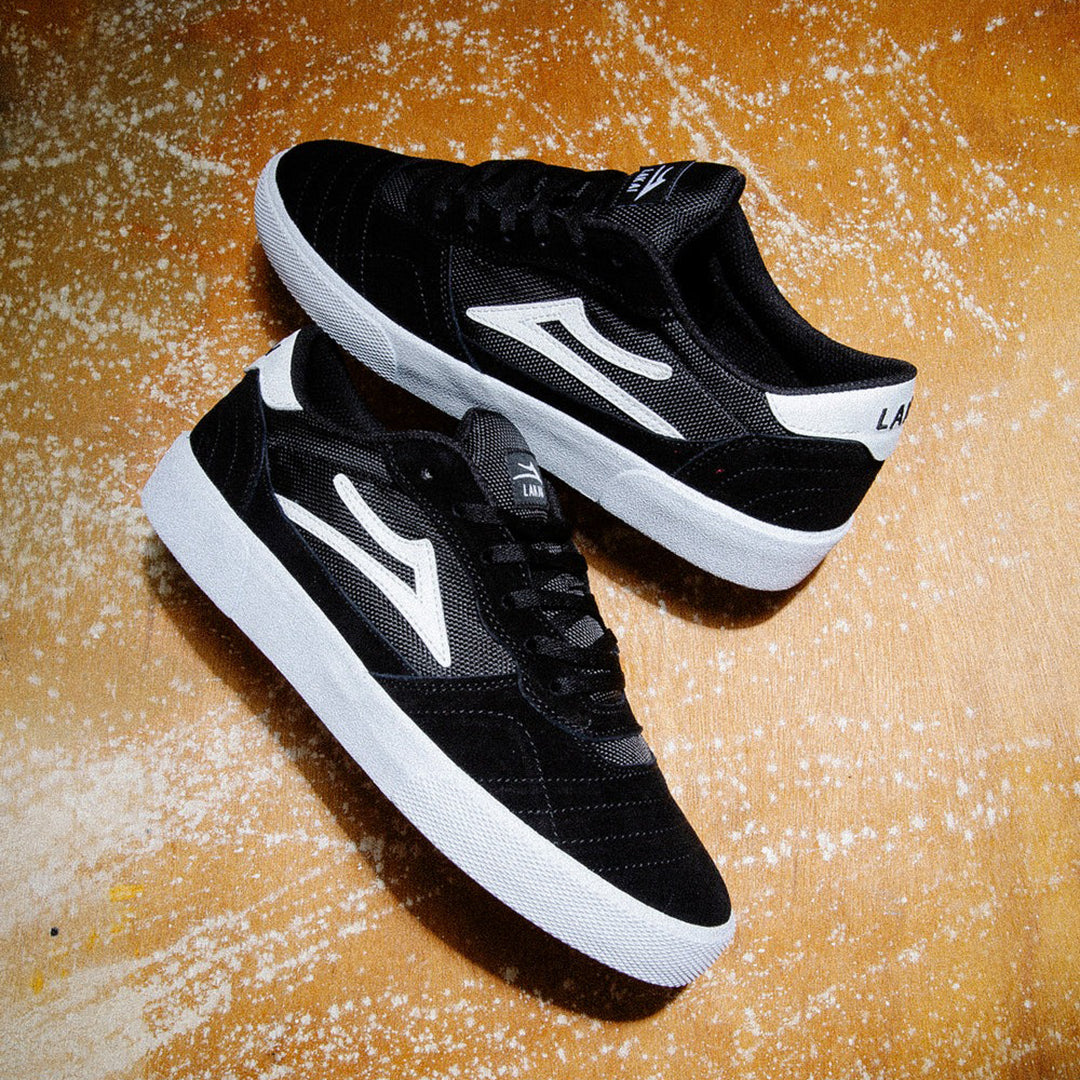 LAKAI(ラカイ)| CAMBRIDGE / BLACK/WHITE SUEDE | スノーボード・スケートボードのTACTICS JAPAN