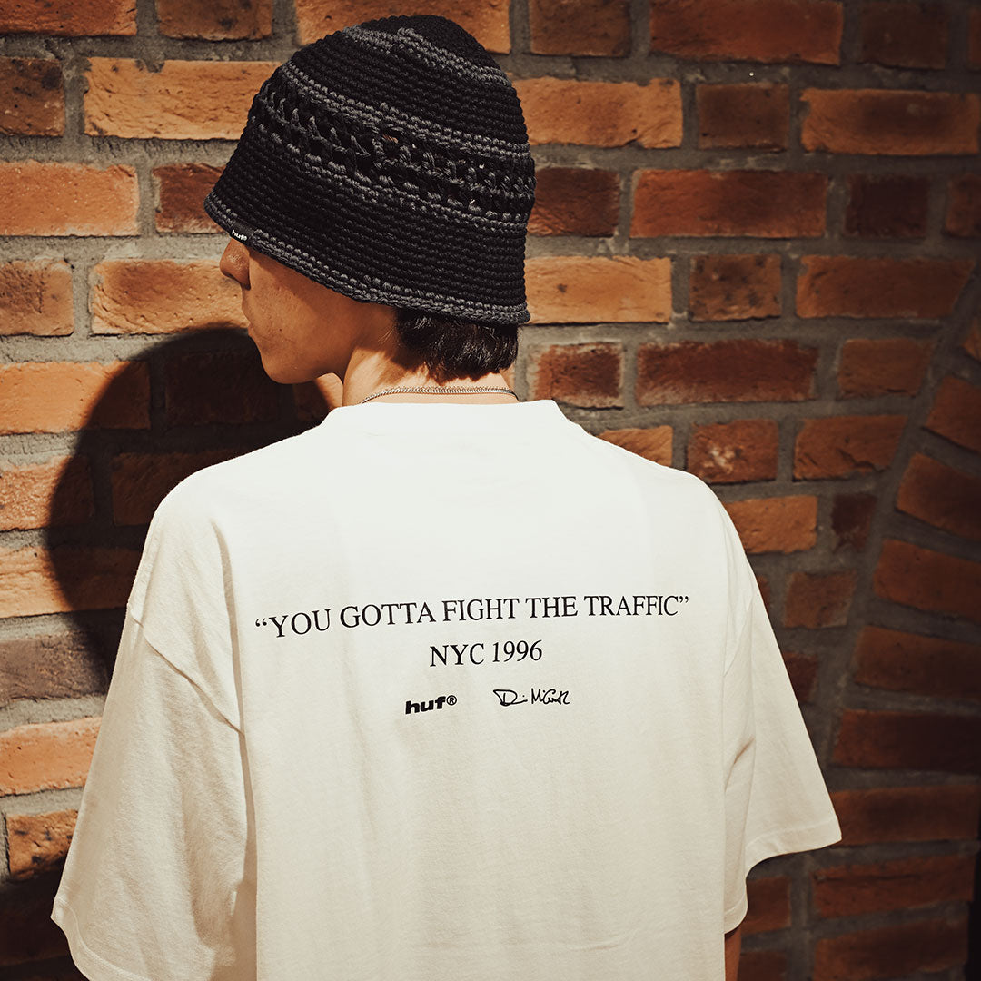 HUF WORLDWIDE(ハフ ワールドワイド)| FIGHT THE TRAFFIC S/S TEE / WHITE | スノーボード・スケートボードのTACTICS JAPAN