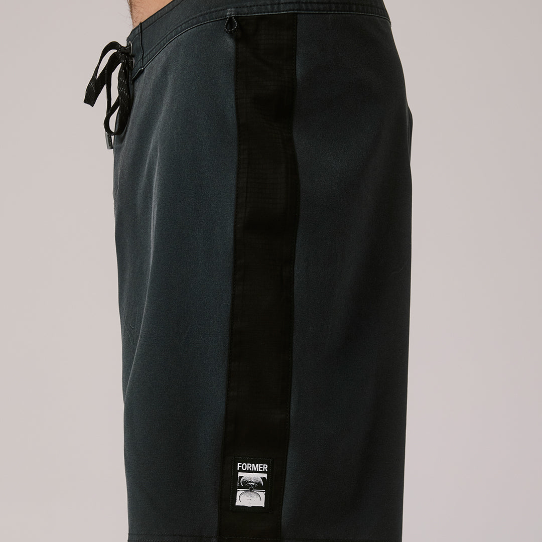 FORMER(フォーマー)| SYSTEM 19 TRUNK | スノーボード・スケートボードのTACTICS JAPAN