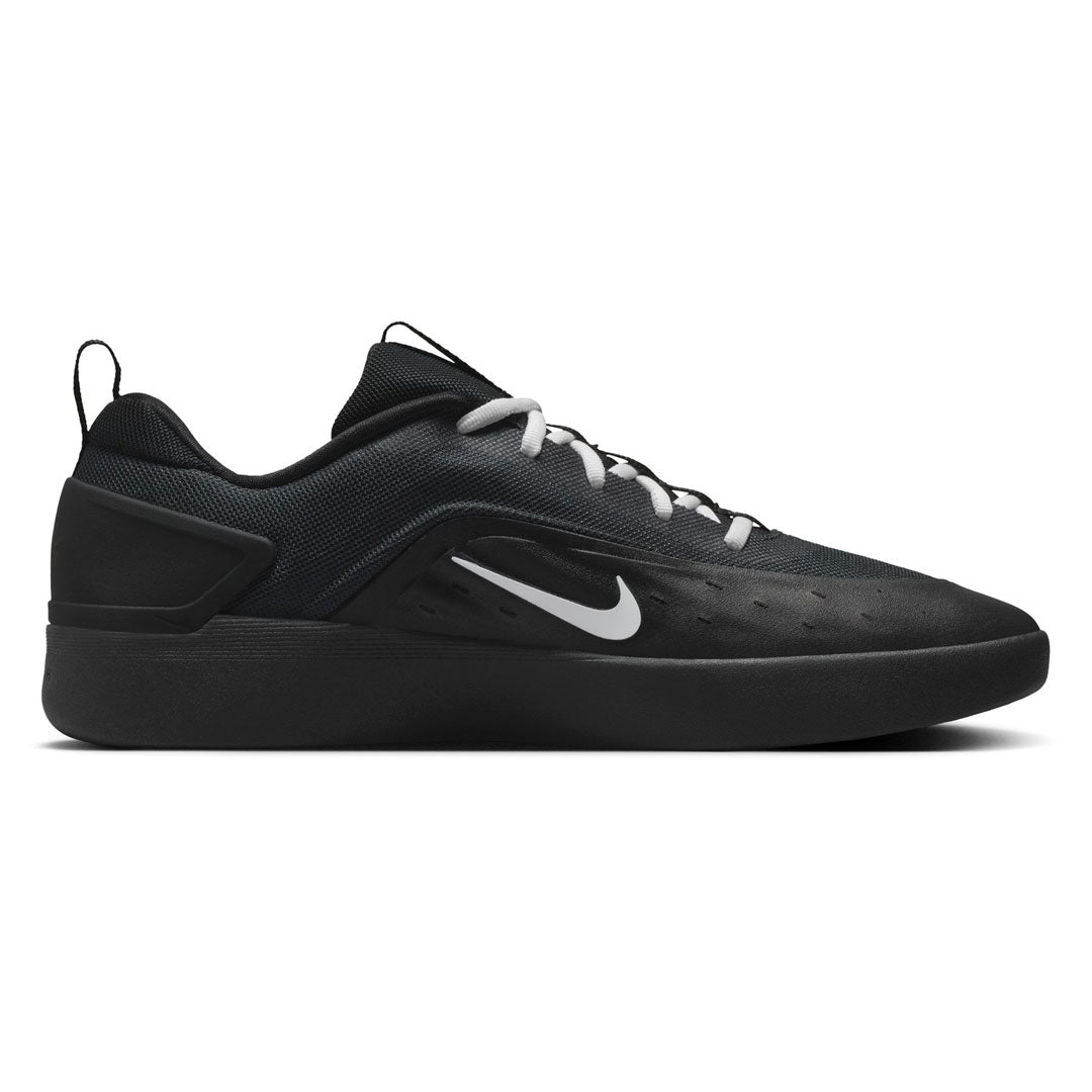 NIKE SB(ナイキ スケートボーディング)| NIKE SB ZOOM NYJAH 4 / BLACK/WHITE | スノーボード・スケートボードのTACTICS JAPAN