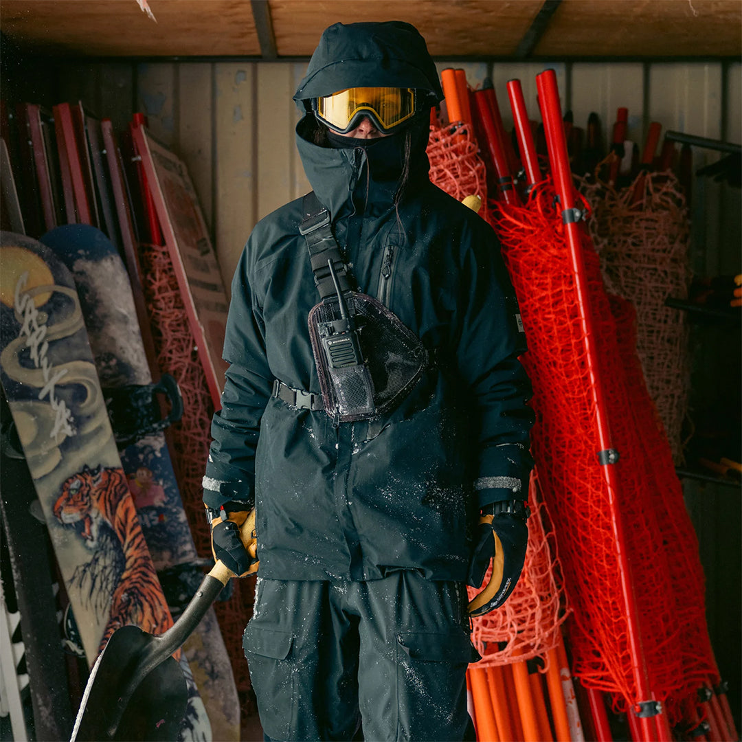 686(シックス エイト シックス)| GORE-TEX GT THERMAGRAPH INSULATED JACKET / BLACK | スノーボード、スケートボードのTACTICS JAPAN