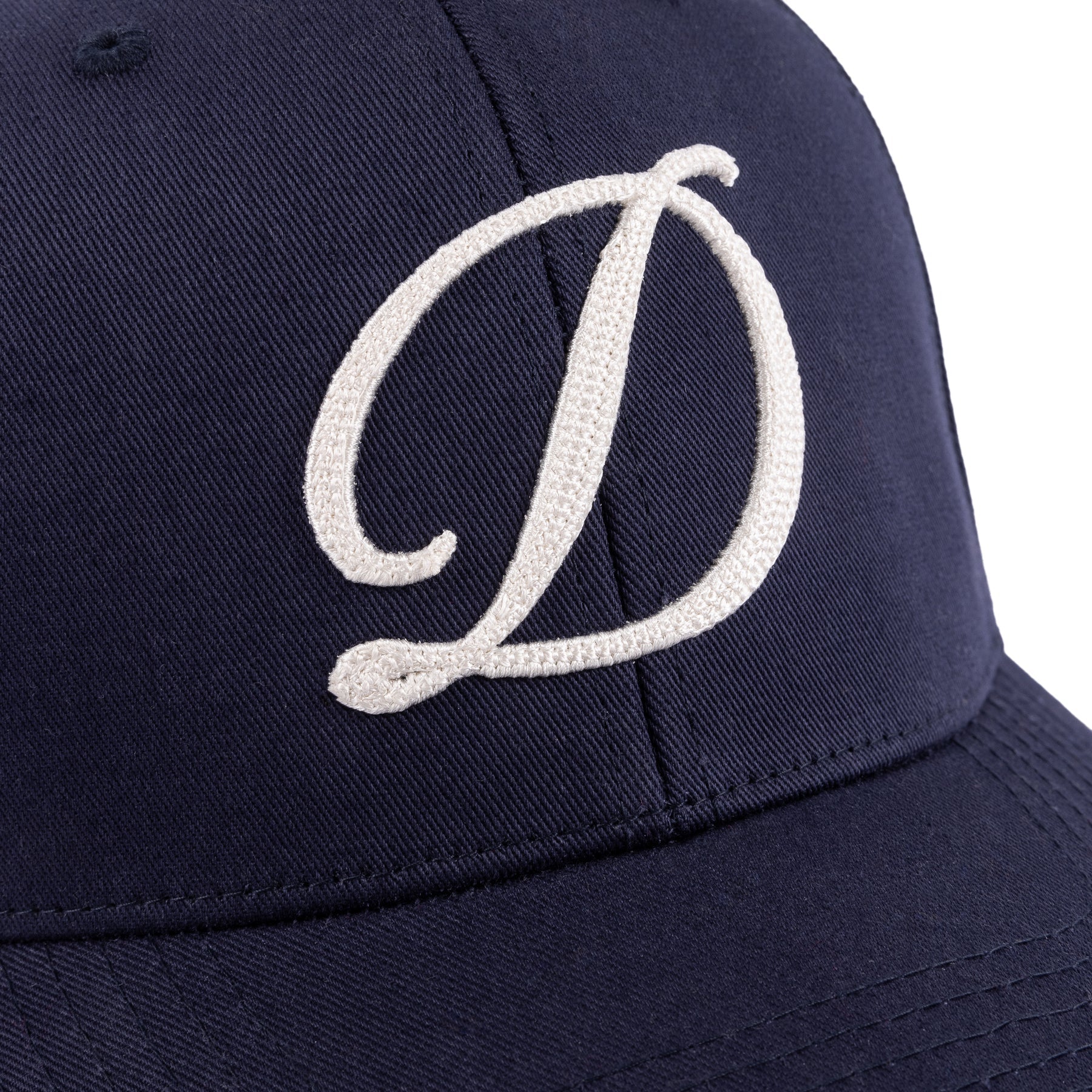 CURSIVE D FULL FIT CAP / NAVY
