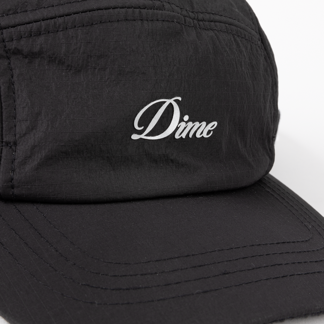 DIME MTL(ダイム モントリオール)| CURSIVE EARFLAP CAP / BLACK | スケートボード・スノーボードのTACTICS JAPAN