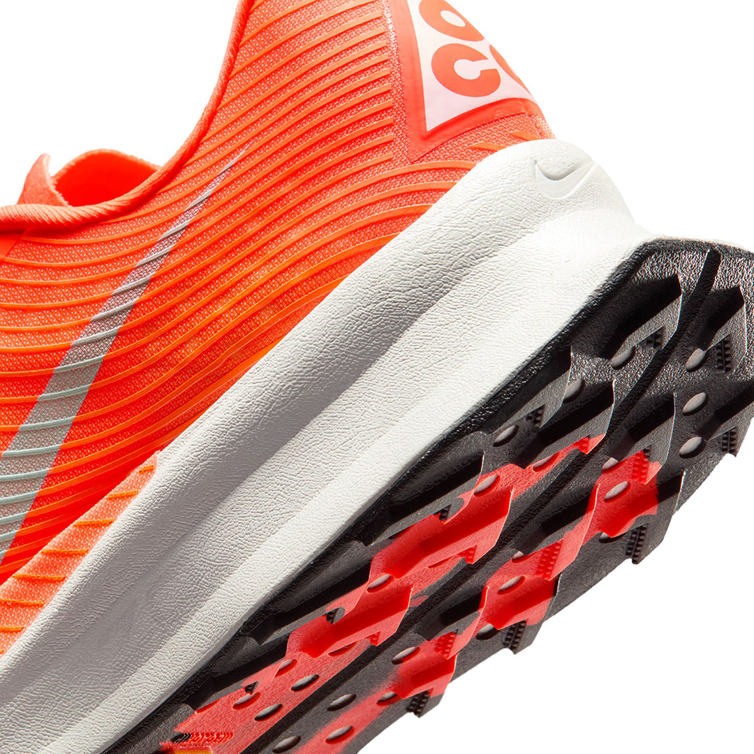 NIKE ACG(ナイキ エーシージー)| NIKE ACG ULTRAFLY TRAIL / HYPER CRIMSON/TOTAL ORANGE/VIVID | スノーボード・スケートボードのTACTICS JAPAN