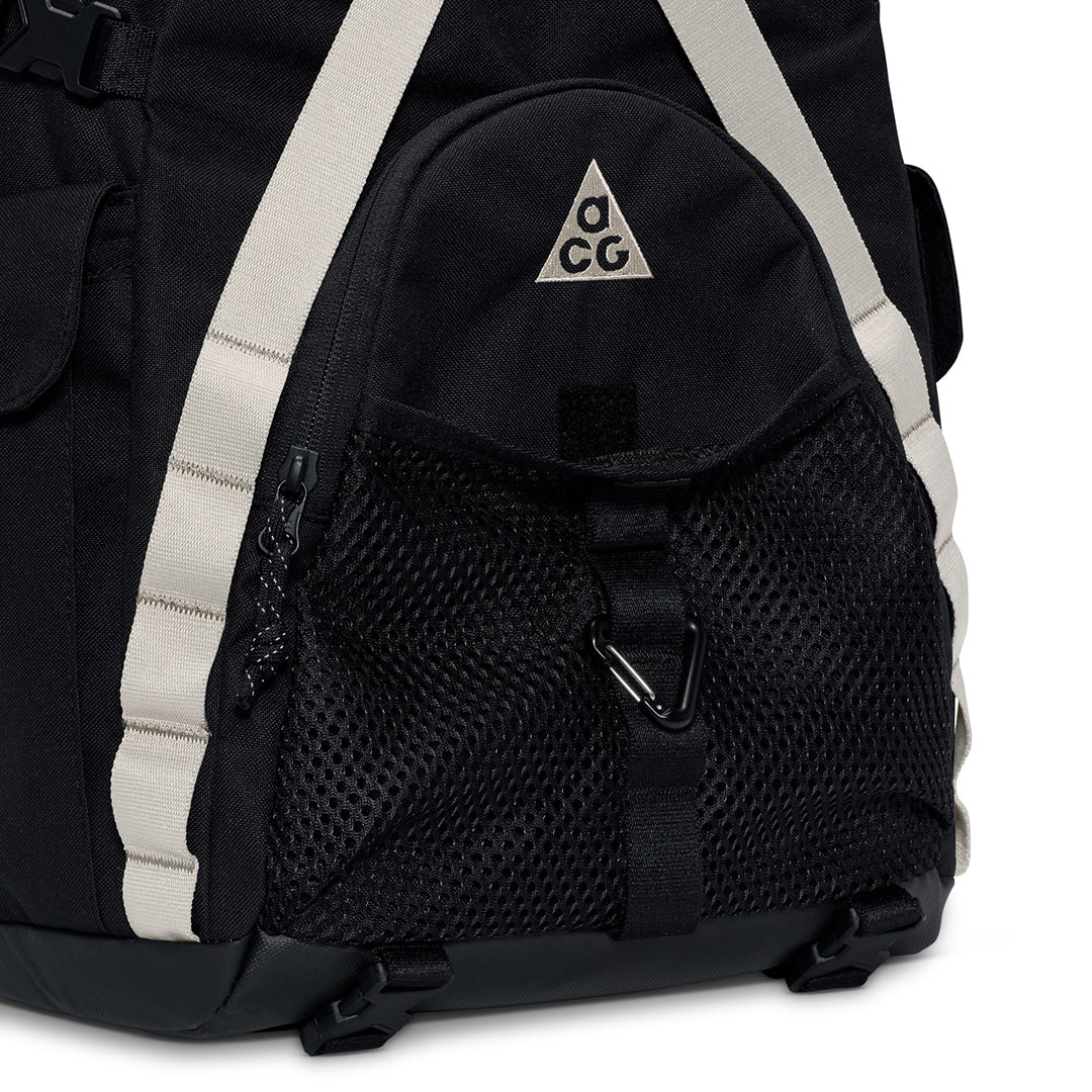 NIKE ACG(ナイキ オールコンディションズギア)| NIKE ACG DAYMAX BACKPACK 25L | スノーボード・スケートボードのTACTICS JAPAN