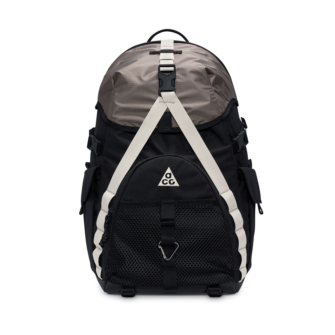 NIKE ACG(ナイキ オールコンディションズギア)| NIKE ACG DAYMAX BACKPACK 25L | スノーボード・スケートボードのTACTICS JAPAN