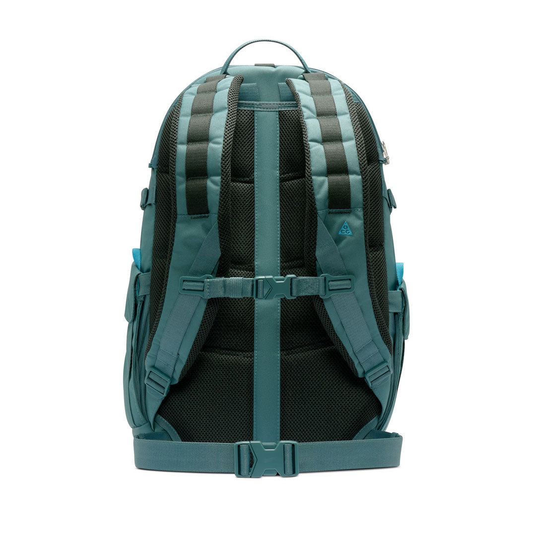 NIKE ACG(ナイキ エーシージー)| NIKE ACG DAYMAX BACKPACK 25L / MINERAL SLATE/BLACK SPRUCE/BALTIC BLUE | スノーボード・スケートボードのTACTICS JAPAN