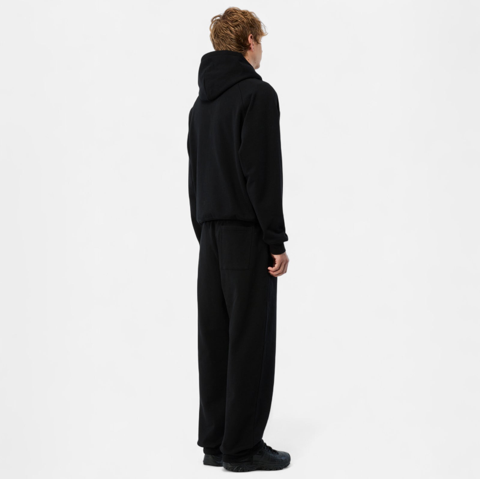 DIME MTL(ダイム モントリオール)| CURSIVE SMALL LOGO HOODIE / BLACK | スケートボード・スノーボードのTACTICS JAPAN