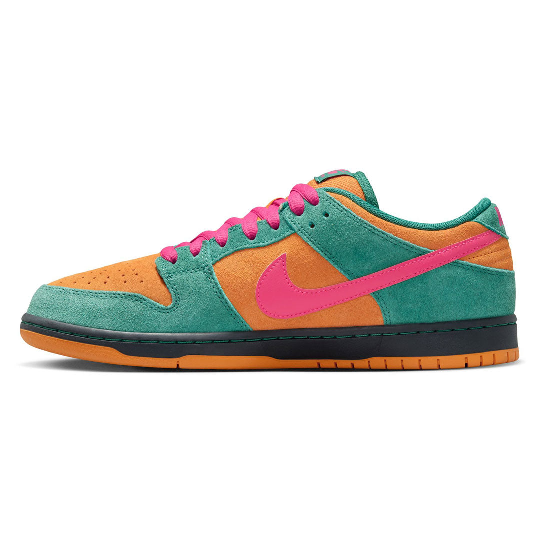NIKE SB(ナイキ スケートボーディング)| NIKE SB DUNK LOW PRO "GREEN NOISE / WATERMELON" | スノーボード・スケートボードのTACTICS JAPAN