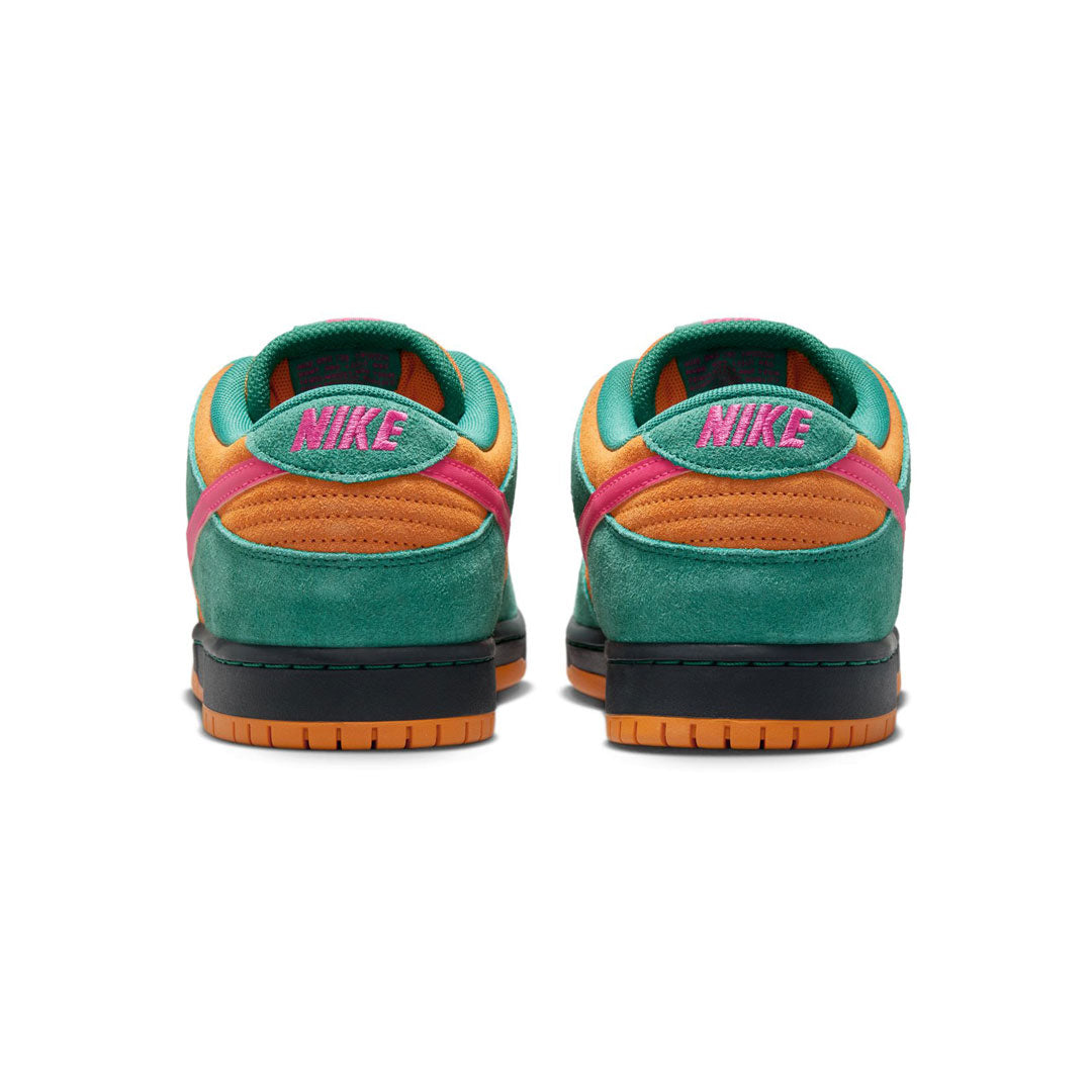 NIKE SB(ナイキ スケートボーディング)| NIKE SB DUNK LOW PRO "GREEN NOISE / WATERMELON" | スノーボード・スケートボードのTACTICS JAPAN