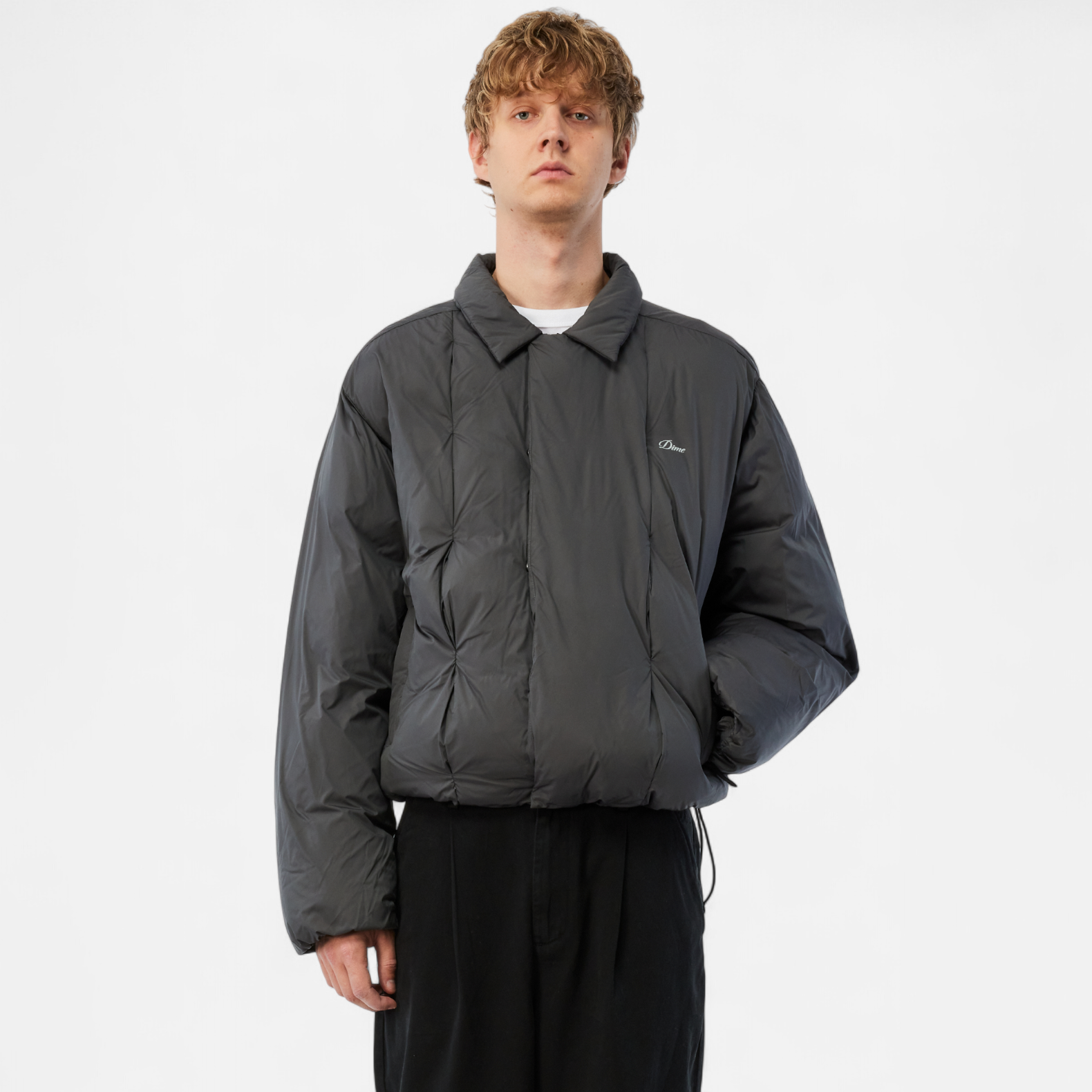 DIME MTL(ダイム モントリオール)| PLEATED PUFFER / CHARCOAL | スケートボード・スノーボードのTACTICS JAPAN