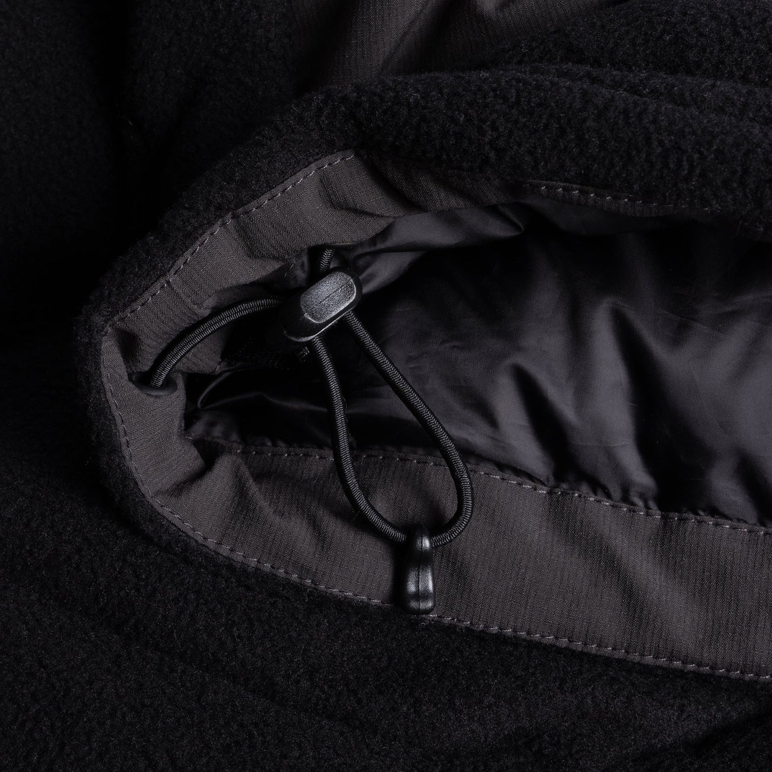 SLEEVELESS PUFFER / BLACK
