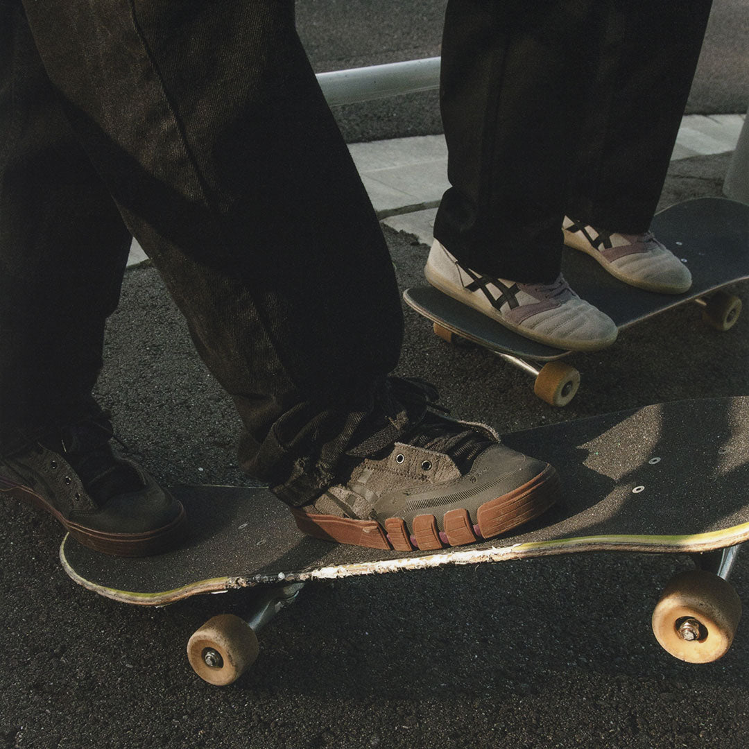 ASICS SKATEBOARDING(アシックス スケートボーディング)| GEL-FLEXKEE PRO 2.0 / GRAPHITE GREY/BLACK | スノーボード・スケートボードのTACTICS JAPAN