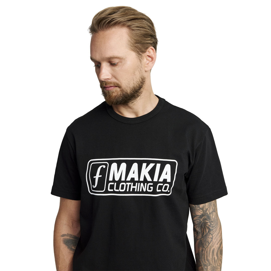 FORUM SNOWBOARDS(フォーラム スノーボード)| MAKIA X FORUM T-SHIRT / BLACK | スノーボード・スケートボードのTACTICS JAPAN