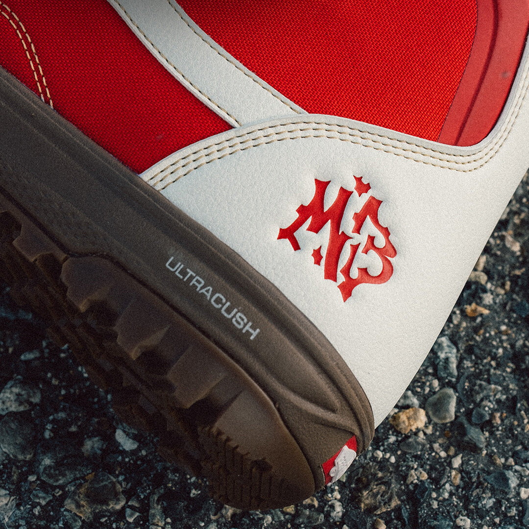 VANS SNOW(ヴァンズ スノー)| WOMEN'S ENCORE PRO X MIA BROOKES | スノーボード・スケートボードのTACTICS JAPAN