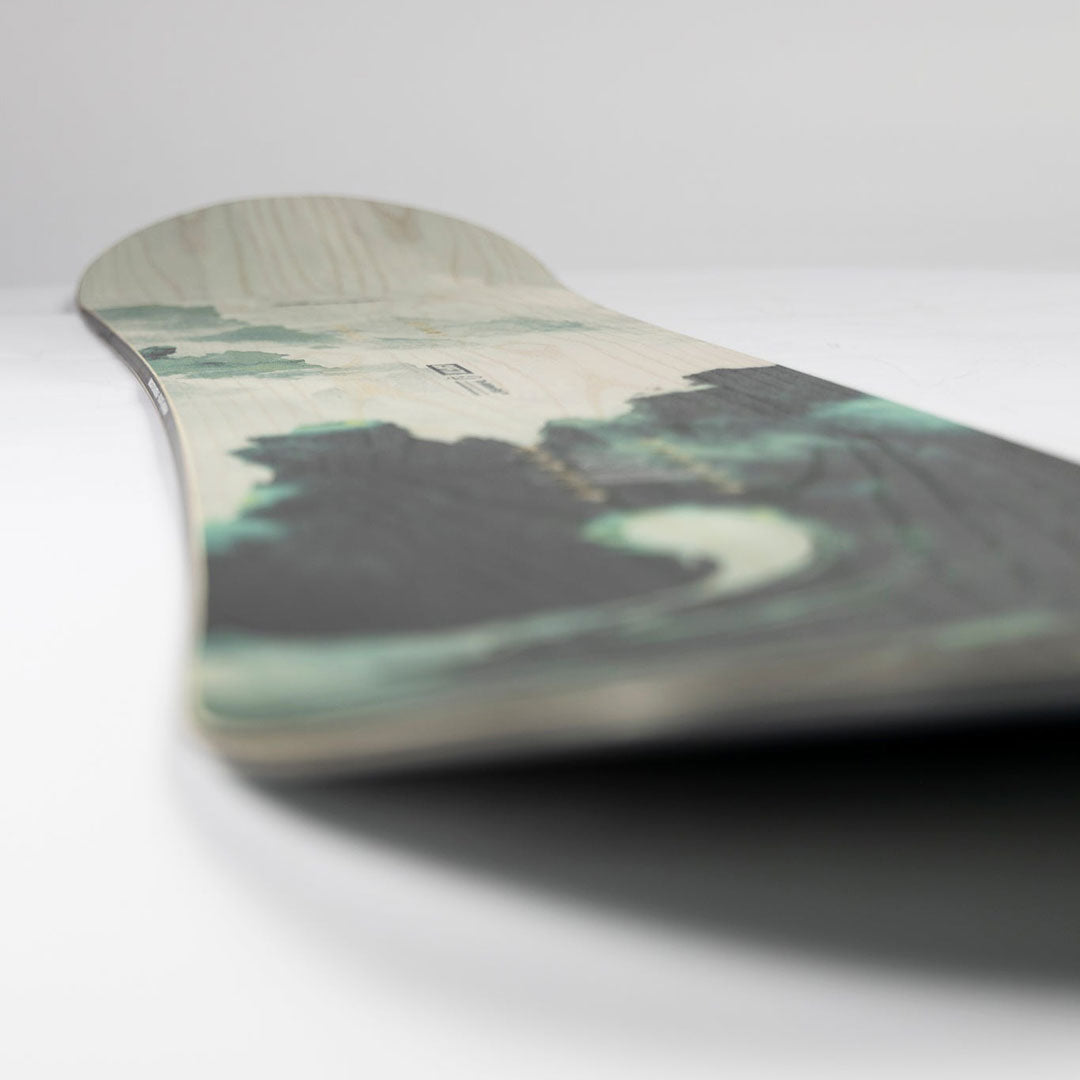 CAPiTA SNOWBOARDS(キャピタ スノーボード)| THE NAVIGATOR SNOWBOARD 2027 | スノーボード・スケートボードのTACTICS JAPAN