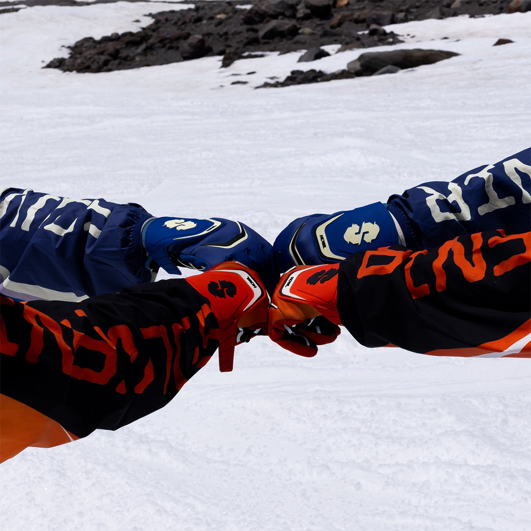 HOWL SUPPLY(ハウル サプライ)| SOUVENIR X HOWL GLOVE 2026 / FIRE RED | スノーボード・スケートボードのTACTICS JAPAN