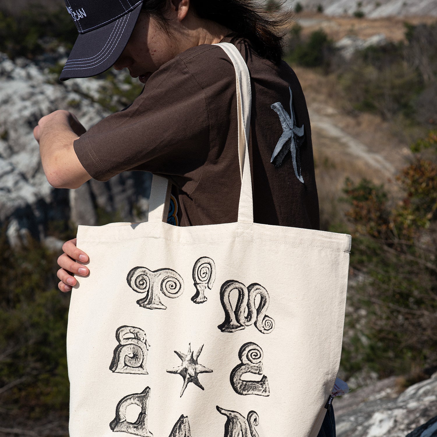 ARTIFACTS TOTE BAG