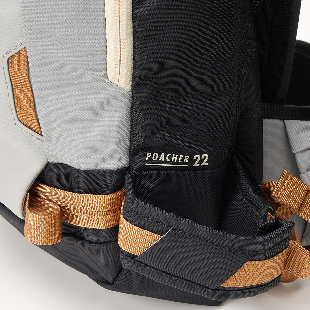 DAKINE(ダカイン)| TEAM POACHER BACKPACK 22L 2026 / RED GERARD | スノーボード・スケートボードのTACTICS JAPAN