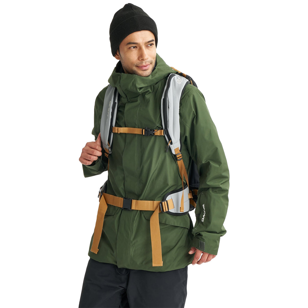 DAKINE(ダカイン)| TEAM POACHER BACKPACK 22L 2026 / RED GERARD | スノーボード・スケートボードのTACTICS JAPAN