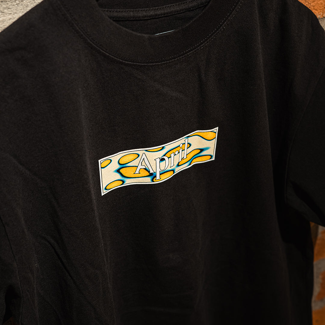 APRIL SKATEBOARDS(エイプリル スケートボード)| CELLIS TEE / BLACK | スノーボード・スケートボードのTACTICS JAPAN