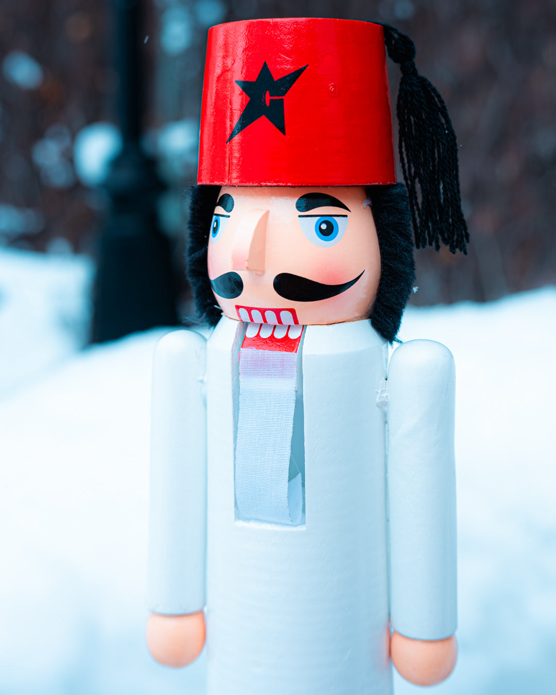 HABIBI NUTCRACKER / WHITE