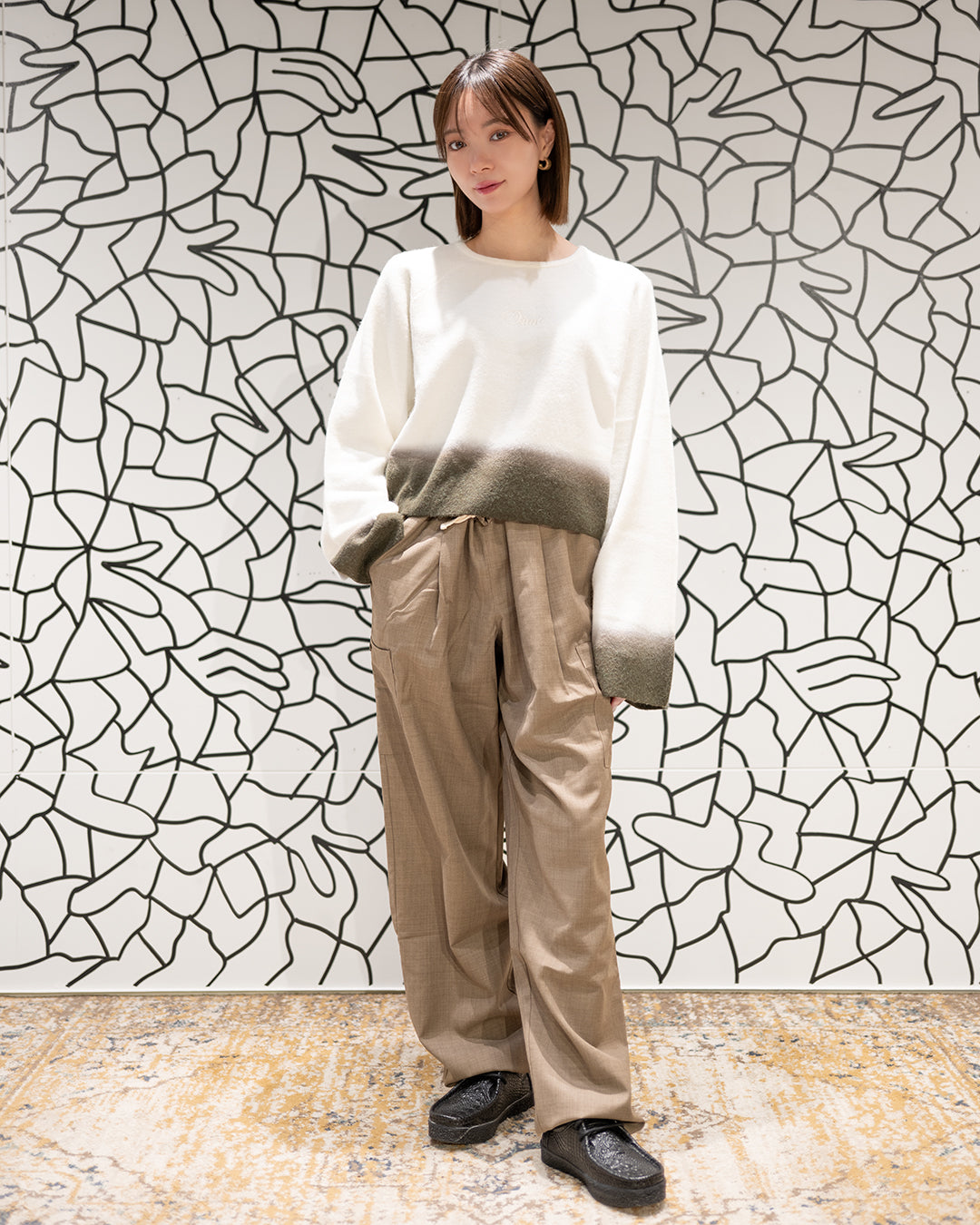 CROPPED MOHAIR KNIT / GRADIENT CREAM / CARGO DRESSED PANTS / TAN