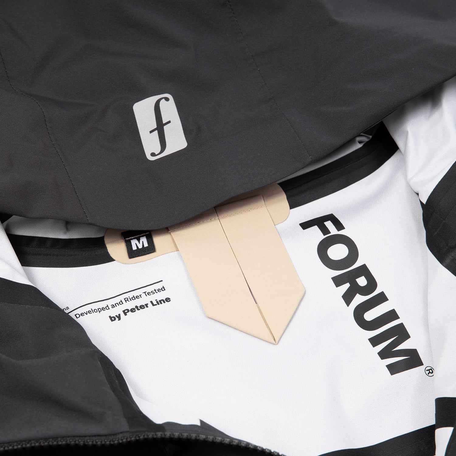 FORUM SNOWBOARDS(フォーラム スノーボード)| FORUM 3-LAYER BACKCOUNTRY JACKET / BLACK / DESERT KHAKI | スノーボード・スケートボードのTACTICS JAPAN