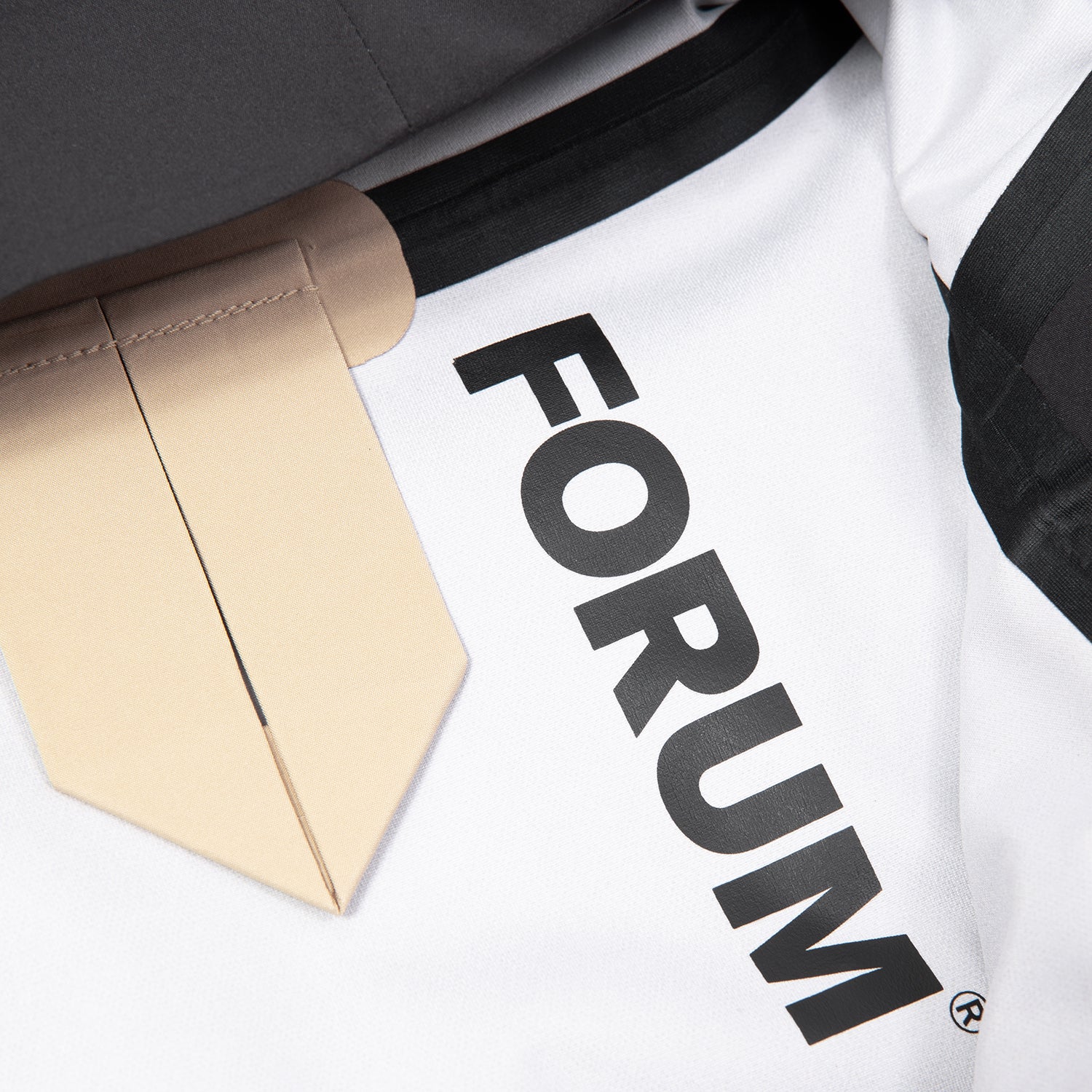 FORUM SNOWBOARDS(フォーラム スノーボード)| FORUM 3-LAYER BACKCOUNTRY JACKET / BLACK / DESERT KHAKI | スノーボード・スケートボードのTACTICS JAPAN