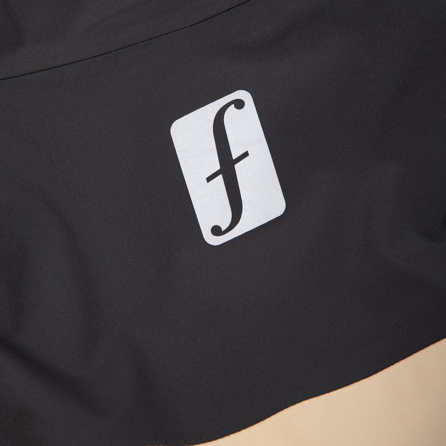 FORUM SNOWBOARDS(フォーラム スノーボード)| FORUM 3-LAYER BACKCOUNTRY JACKET / BLACK / DESERT KHAKI | スノーボード・スケートボードのTACTICS JAPAN