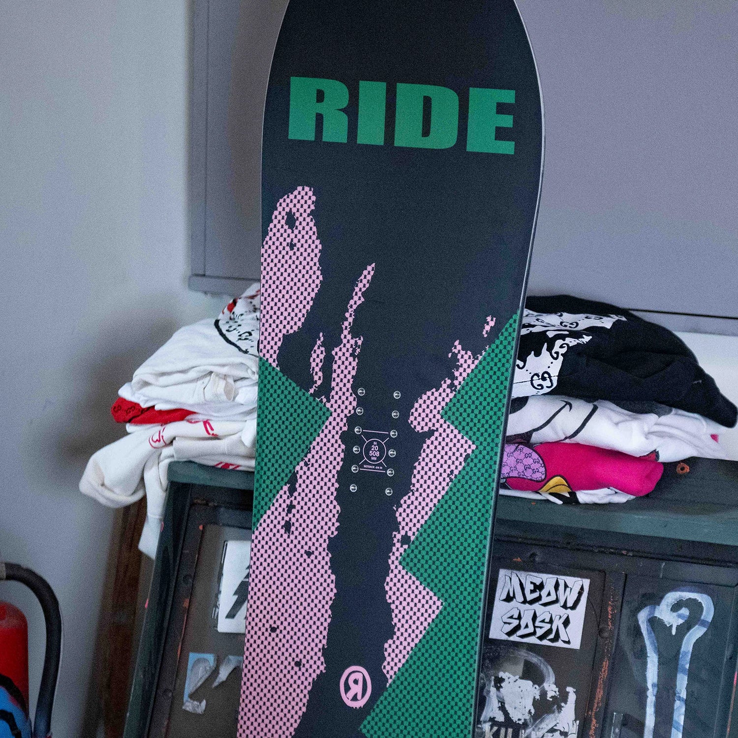 RIDE SNOWBOARDS PSYCHOCANDY X TREVOR ANDREW SNOWBOARD 2025