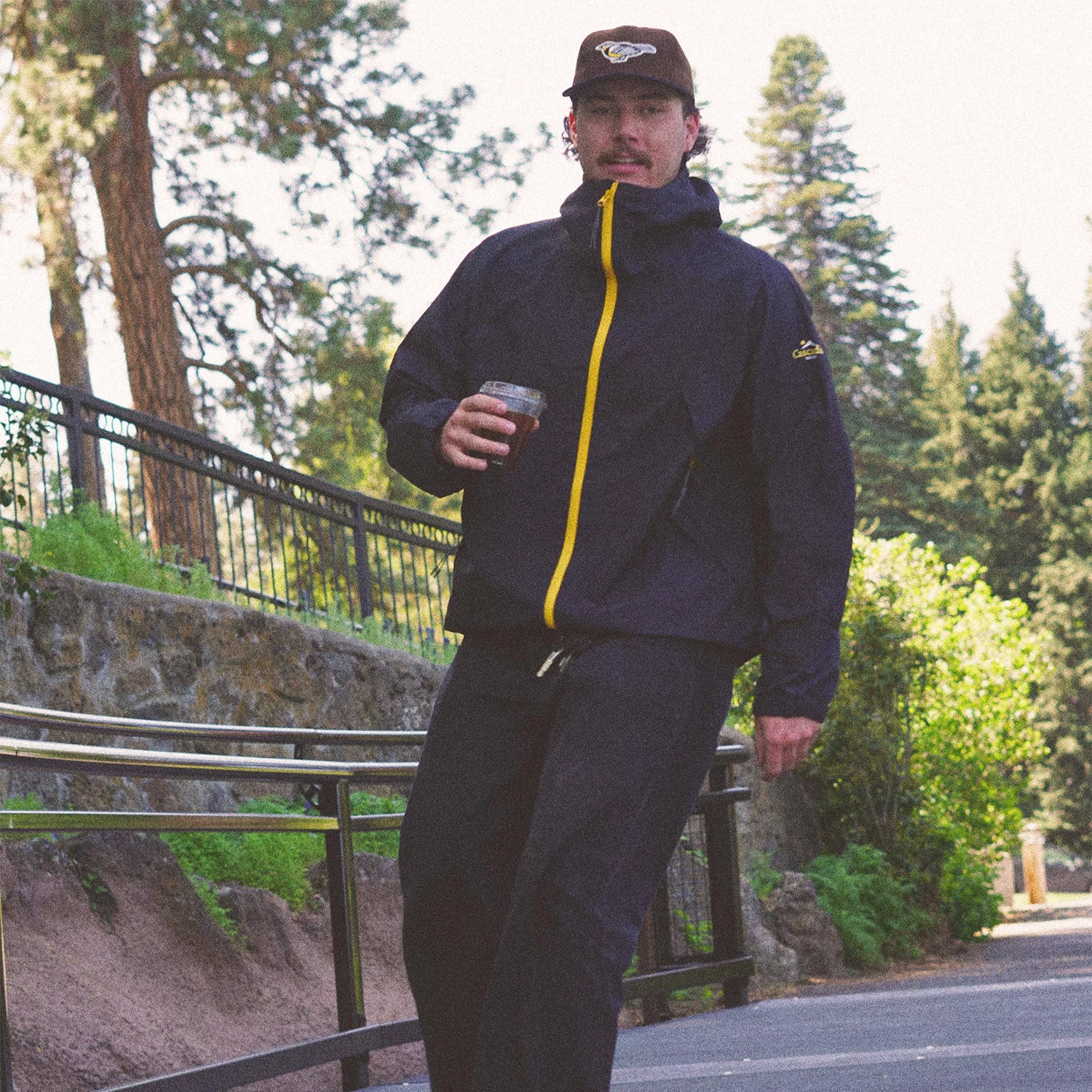 TACTICS(タクティクス)| TACTICS CASCADIA 3L RAINBREAKER JACKET | スノーボード・スケートボードのTACTICS JAPAN